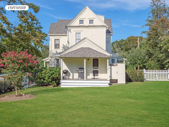 Building Photo - 51 Quogue St