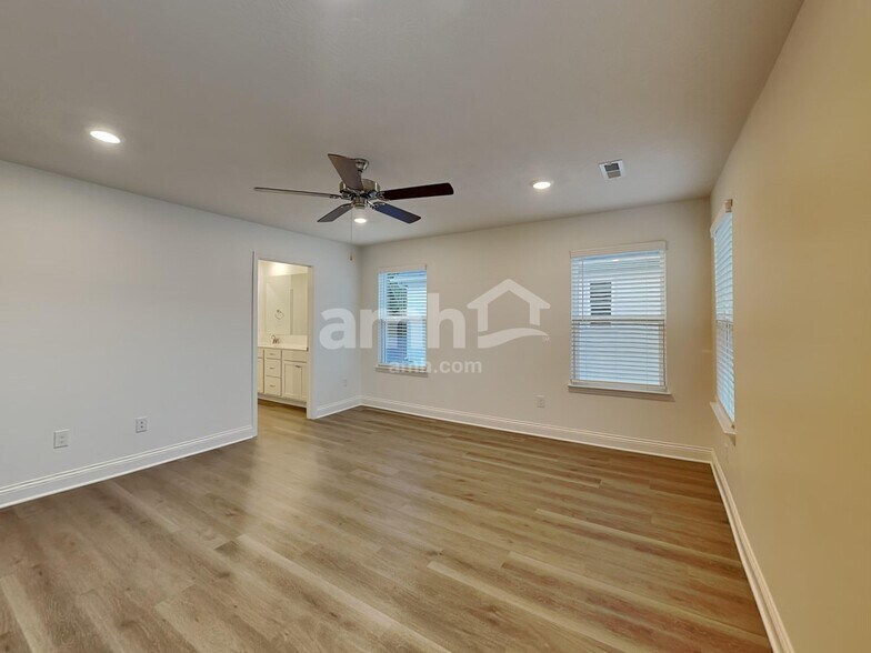Building Photo - 212 Rustic Barn Ct