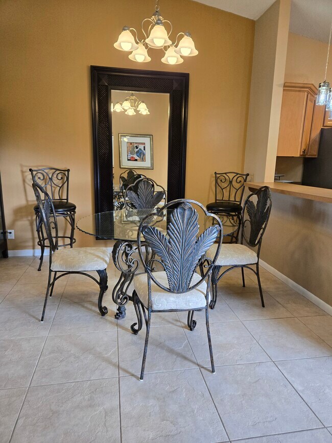 Building Photo - 3071 SE Aster Ln