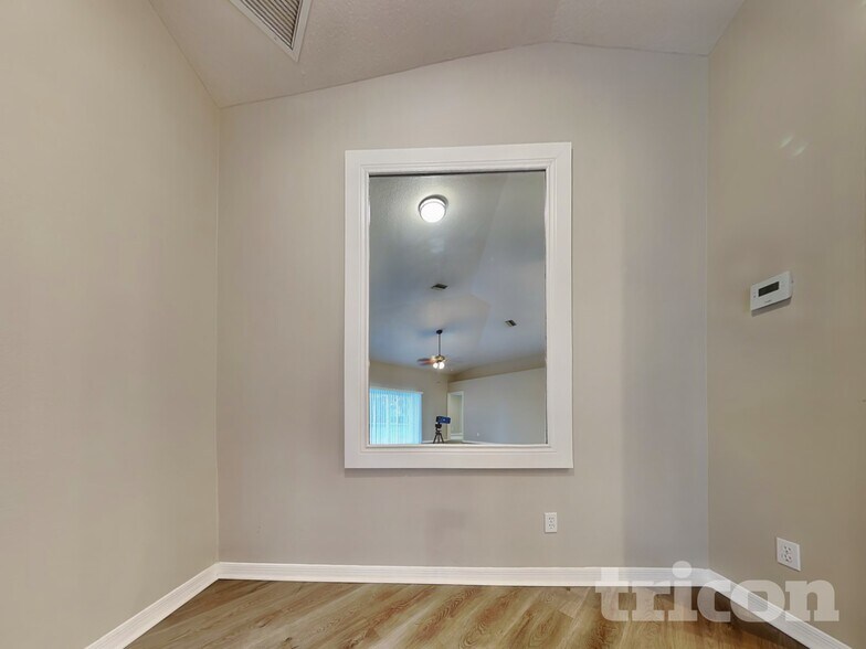 Building Photo - 1748 Pembrooke Way