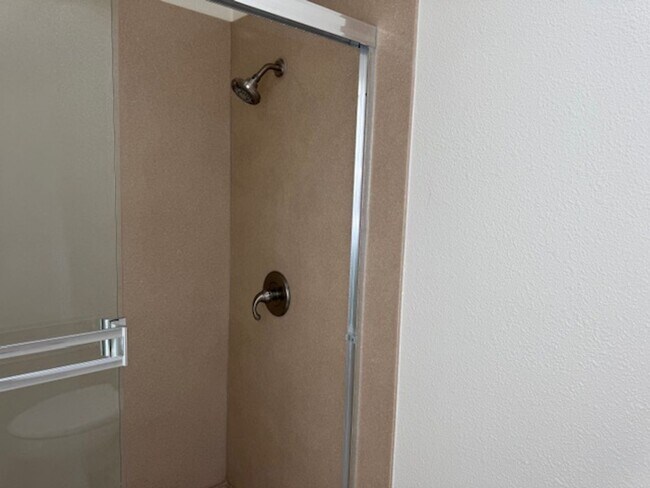 Building Photo - Move-in ready, Charming single level 4 bedroom, 2  bath home in San Ramon!