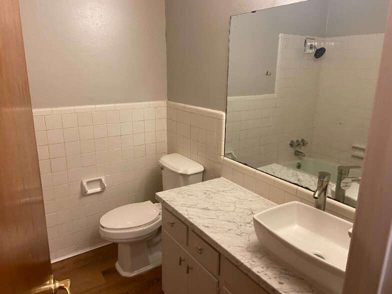 Building Photo - 503 Creek St