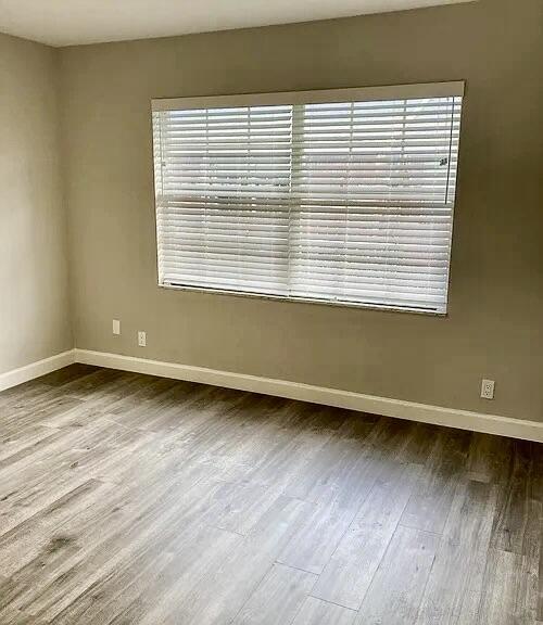 Building Photo - 413 N Cypress Dr