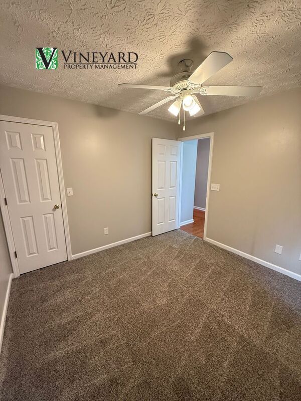 Building Photo - 515 Kensigton Park Dr