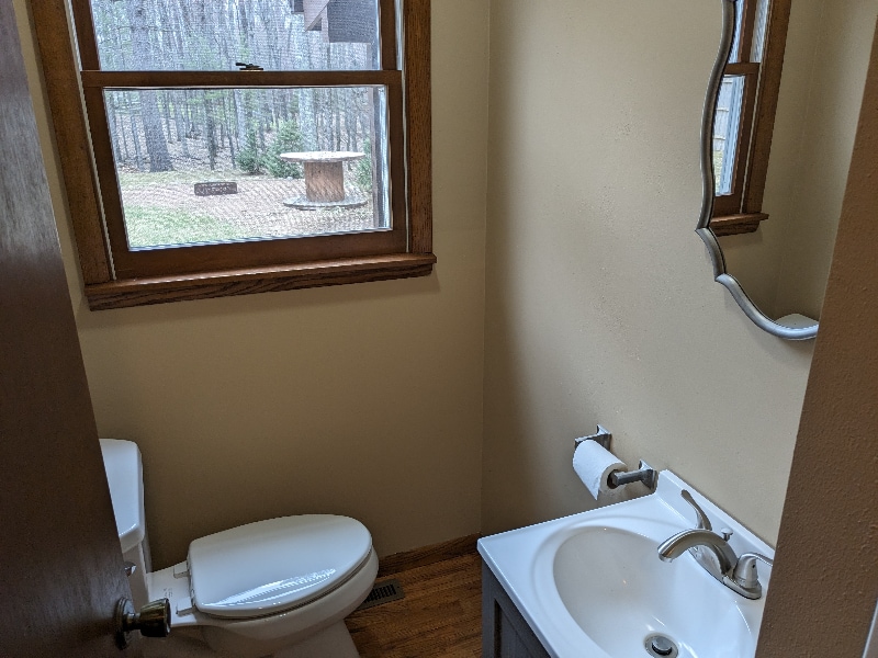 Building Photo - 9815 Wintergreen Dr