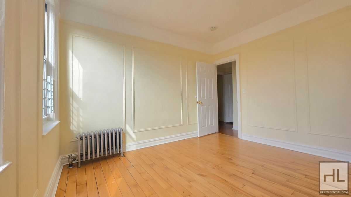 Building Photo - 28 STREET