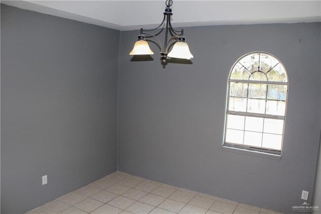 Building Photo - 1108 Arboledas Dr
