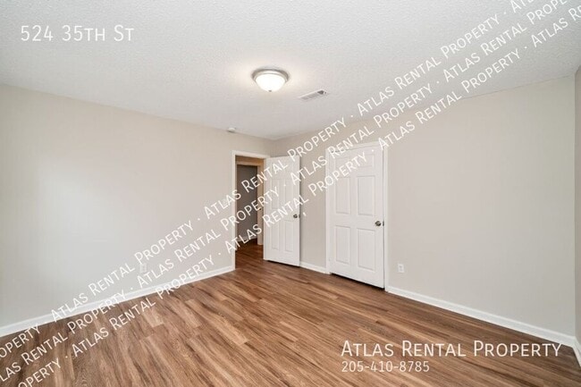 Building Photo - 524 35th St