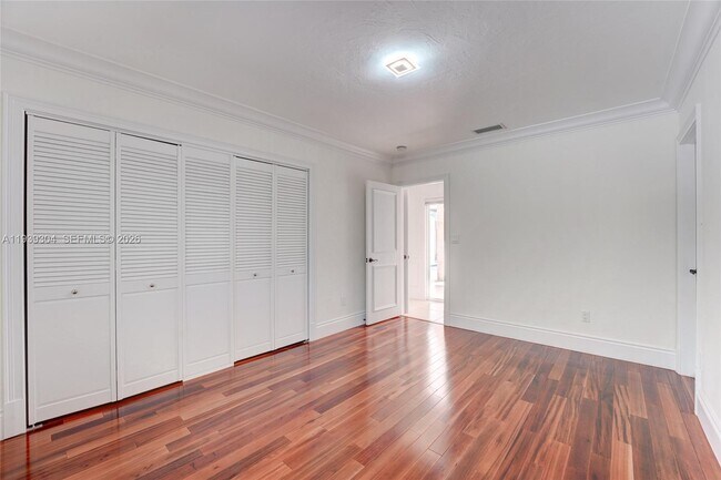 Building Photo - 10640 SW 61st Ave