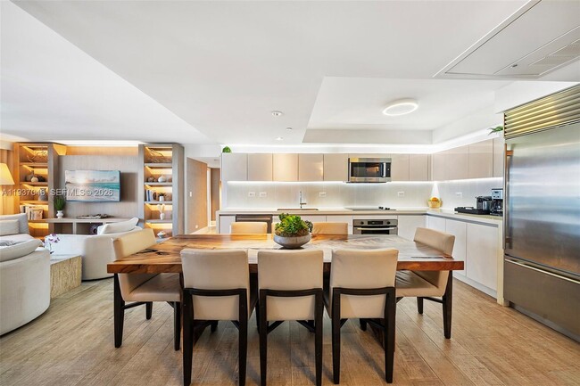 Building Photo - 102 24th St