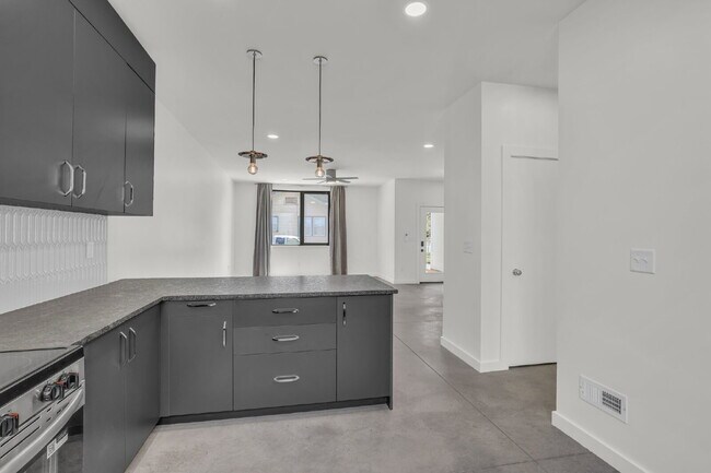 Building Photo - Brand-New Townhome Just Minutes from Downt...