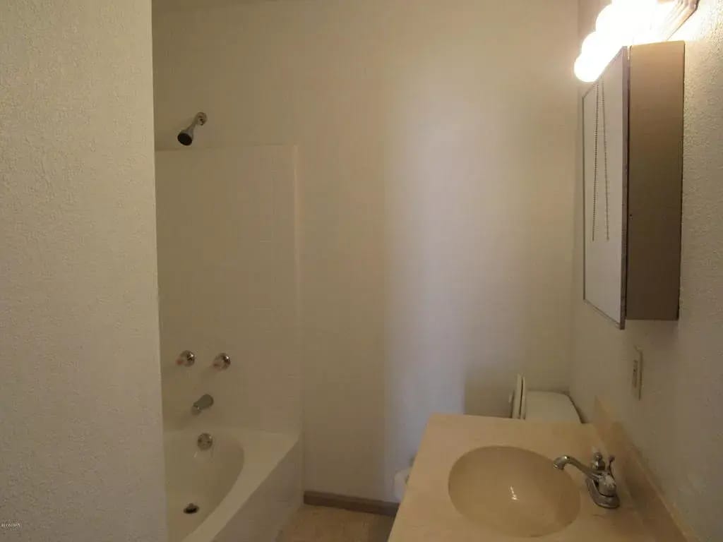 Bathroom - 924 W 1st St