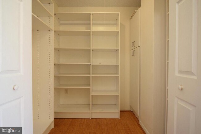 Building Photo - 1225 Martha Custis Dr