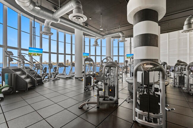 Building Photo - 1800 N Bayshore Dr