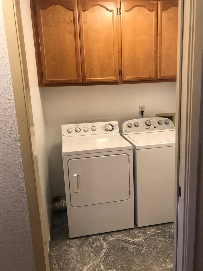 In unit washer and dryer - 107 Oak Ct