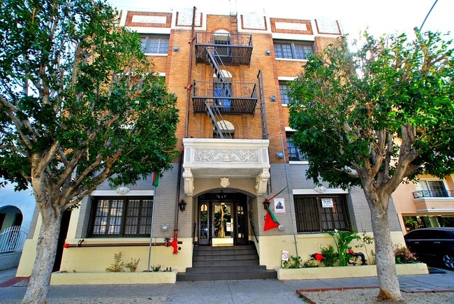Entrance - The Avalon Catalina Apartments