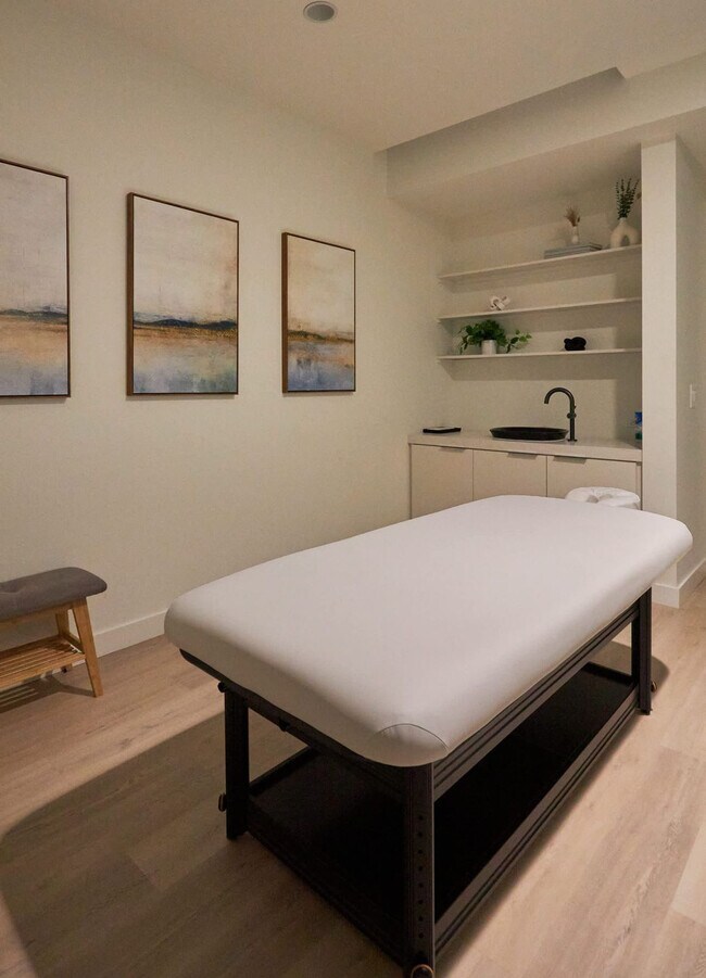 Building Photo - 1006 S Michigan Ave