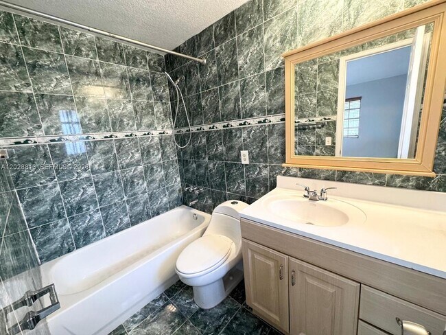 Building Photo - 8600 SW 109th Ave