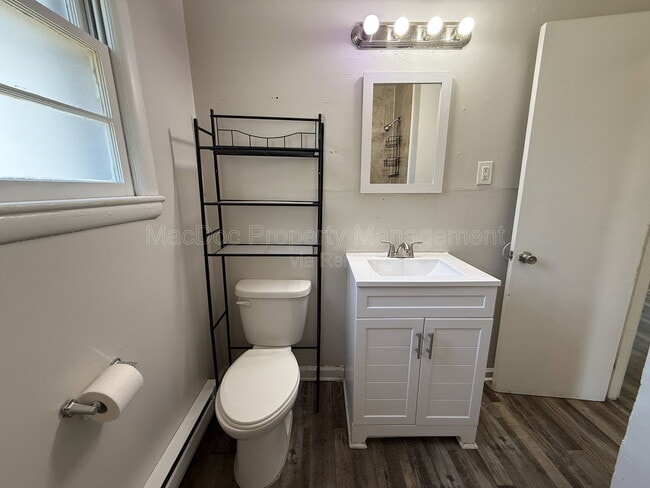 Building Photo - 1500 Airport Ave