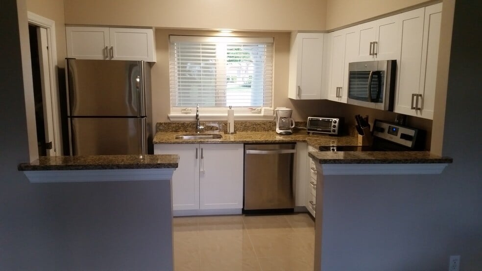 Kitchen - 5035 Harmony Circle