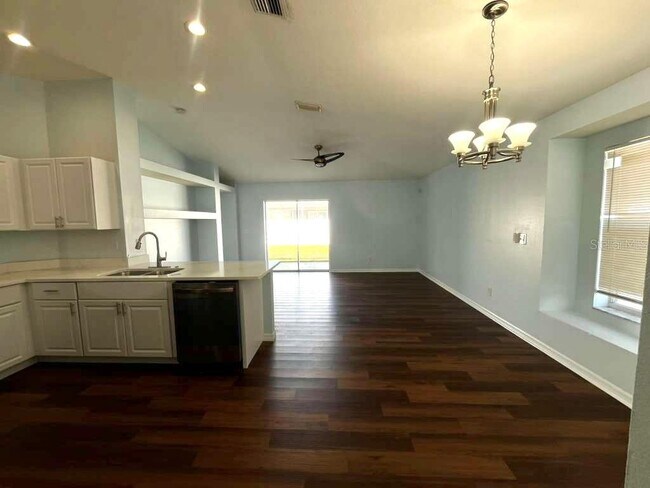 Building Photo - 10618 Logan Chase Ln