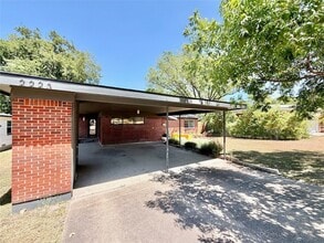 Building Photo - 2223 Forest Oaks Dr