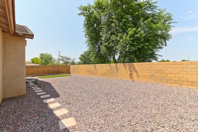 Building Photo - 3050 E Merlot St