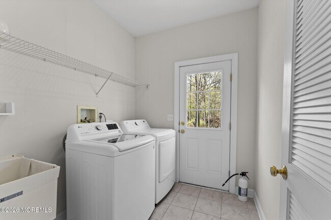 Building Photo - 8 Connor Dr