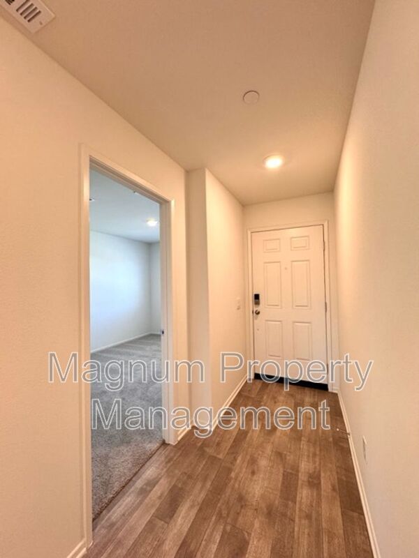 Building Photo - 31050 Rosebud Dr