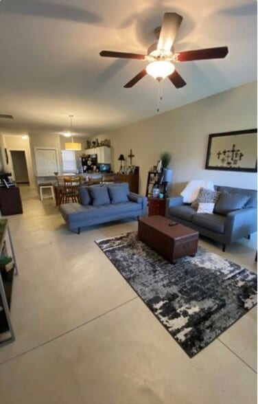 Building Photo - 8160 E 34th Ct S