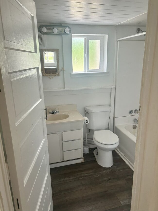 Building Photo - 3 Bed, 1 Bath in Meridian School District.
