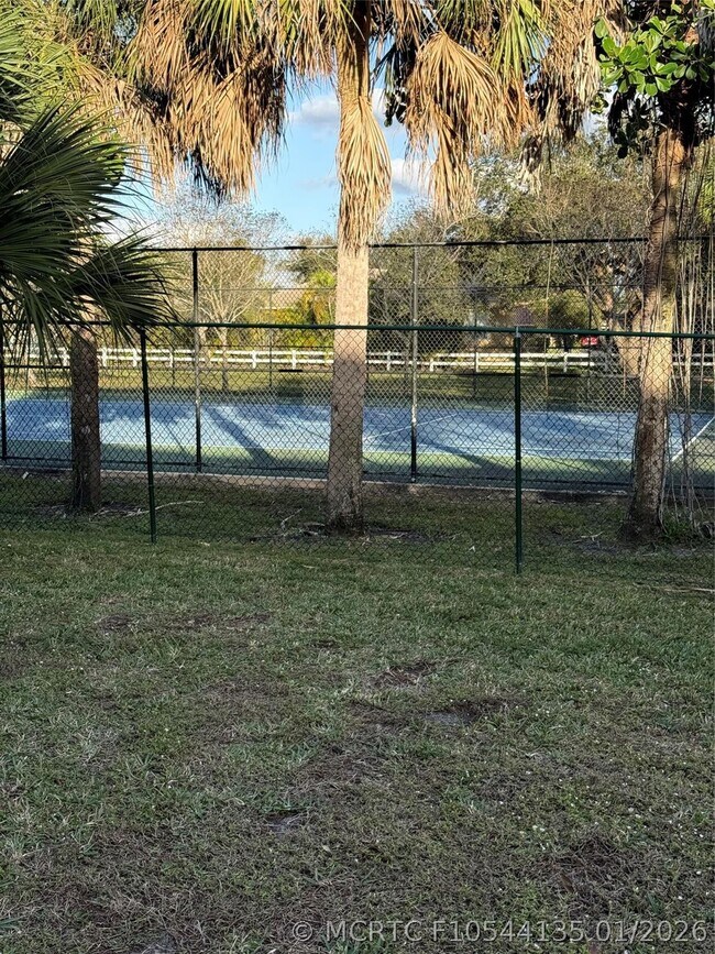 Building Photo - 2075 Coral Ridge Dr