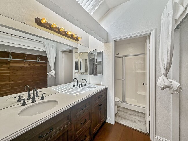Building Photo - Beautiful 2B/2BA House in Carlsbad!