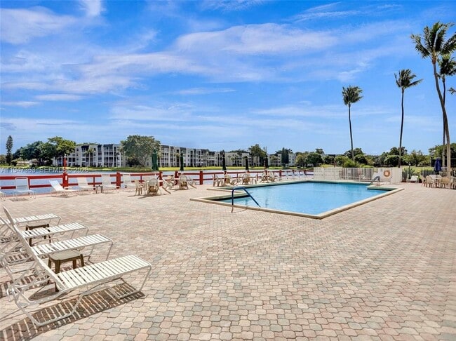 Building Photo - 1520 Whitehall Dr