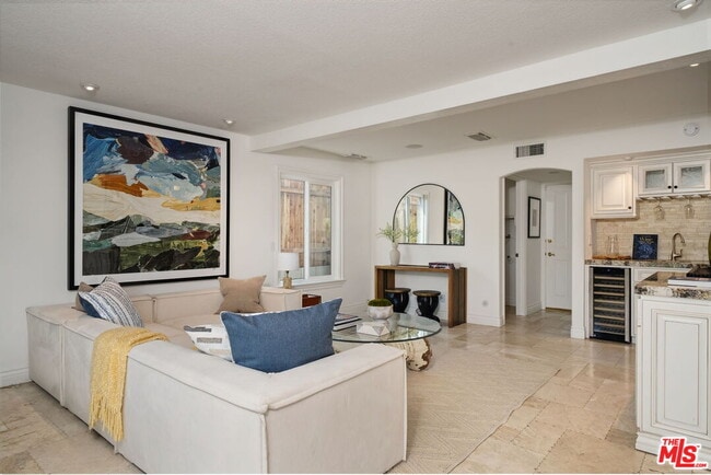 Building Photo - 6497 Country Club Dr