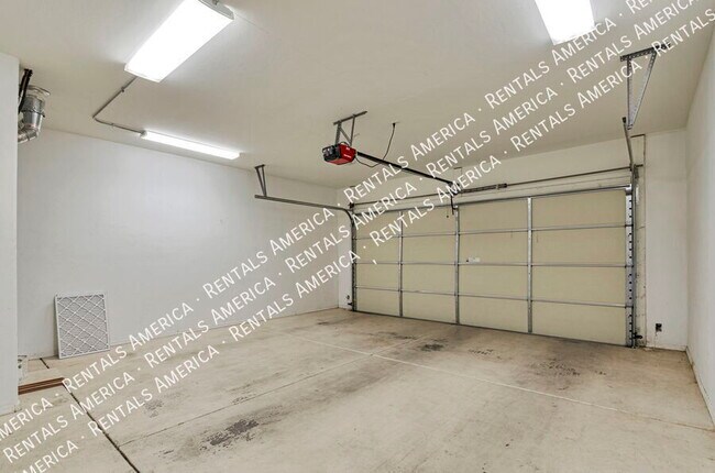 Building Photo - 8321 N Rocky View Ln