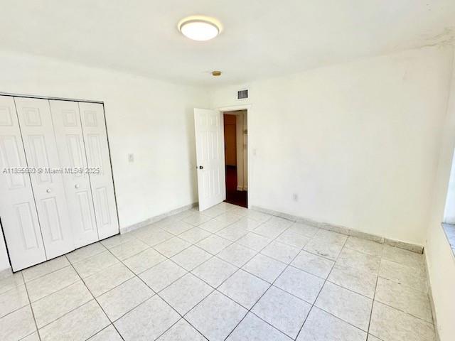 Building Photo - 2101 Bay Dr