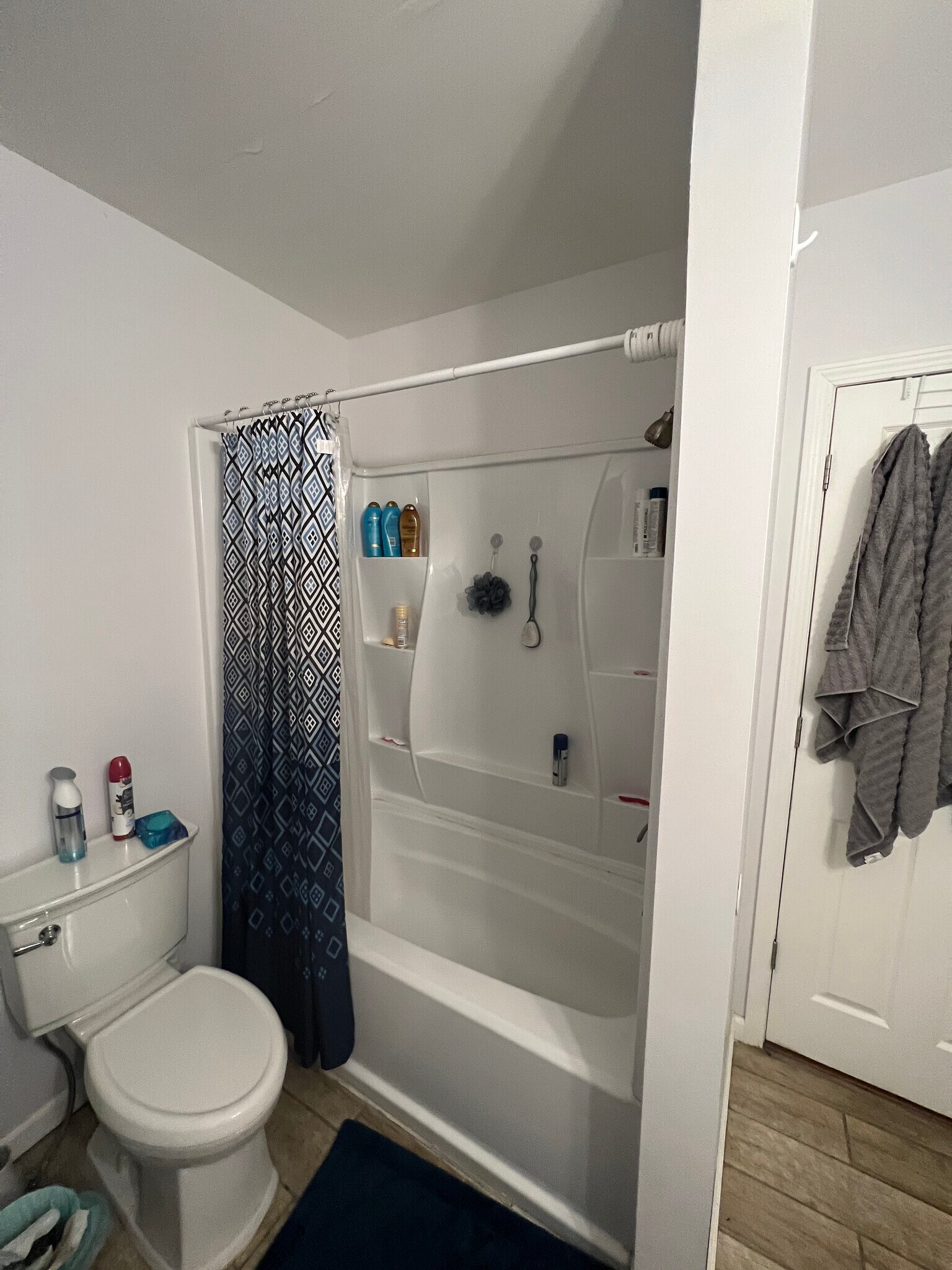 Bath - 86 9th St