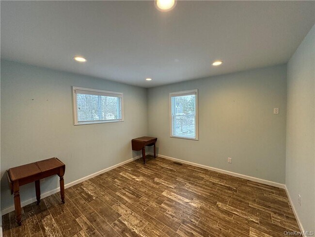 Building Photo - 317 Overlook Ct