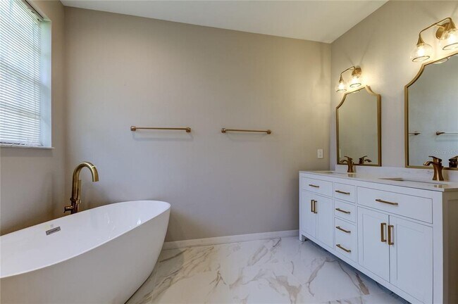 Building Photo - 14612 Mirabelle Vista Cir