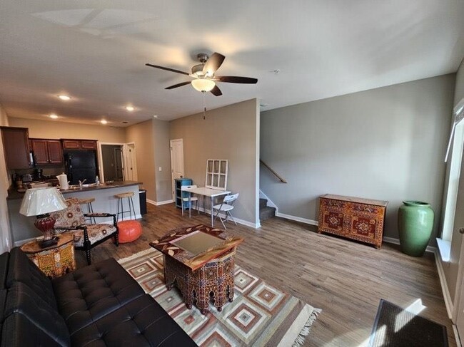 Building Photo - 2245 Del Carmel Way