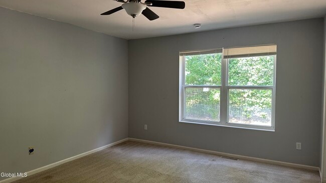 Building Photo - 21 Skylark Dr