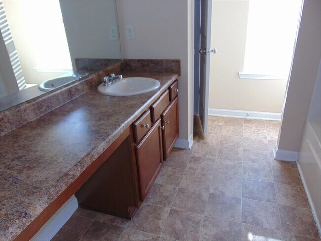 Building Photo - 1320 Napa Valley Dr SW