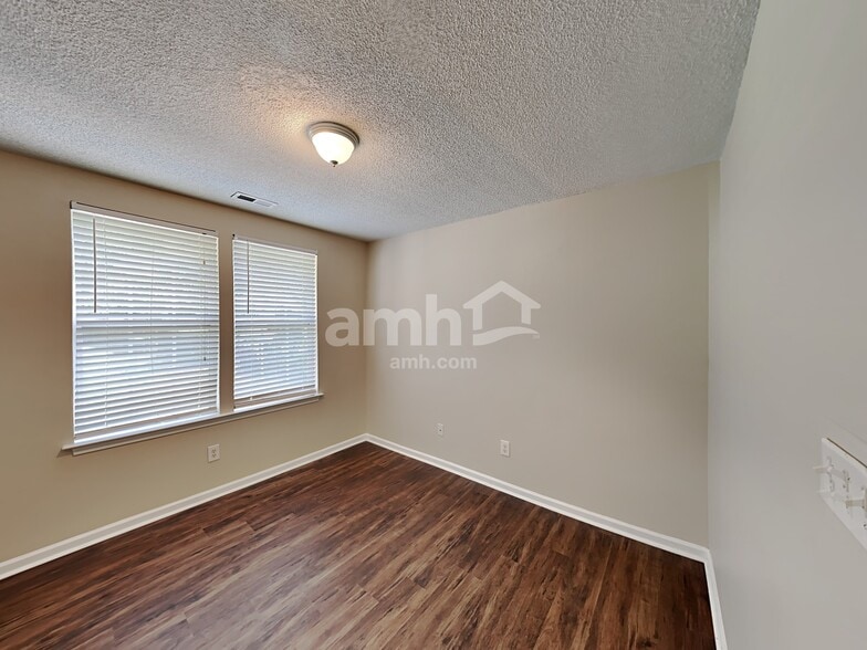 Building Photo - 14821 Ashlight Dr