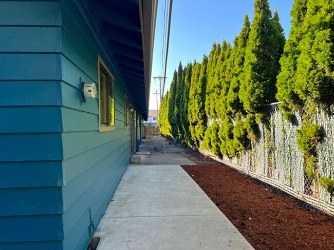 Building Photo - 2Bd/1Ba Single Story Apartment Unit - Move...