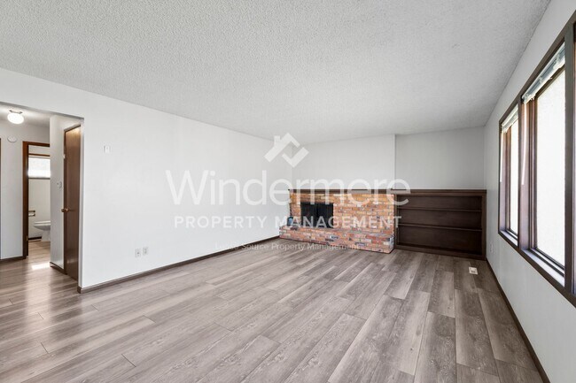 Building Photo - 822-824 N Wilbur Rd