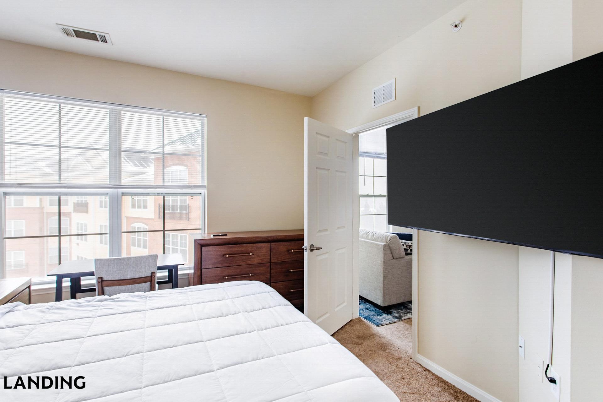 Building Photo - 400 Blake St