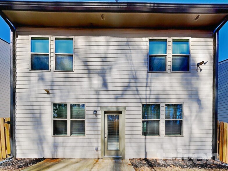 Building Photo - 317 Knowles Pl