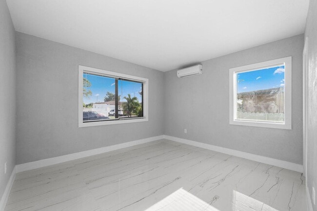 Building Photo - 1300 NW 90th St