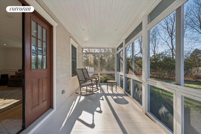 Building Photo - 30 Club Ln